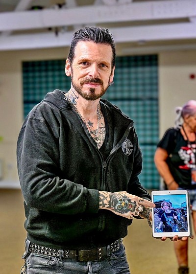 Ricky Warwick meets Uriel Peverill